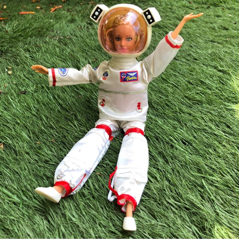 2008 Barbie Space Camp Astronaut • I Can Be • Toys R Us Mattel • Loose No Box